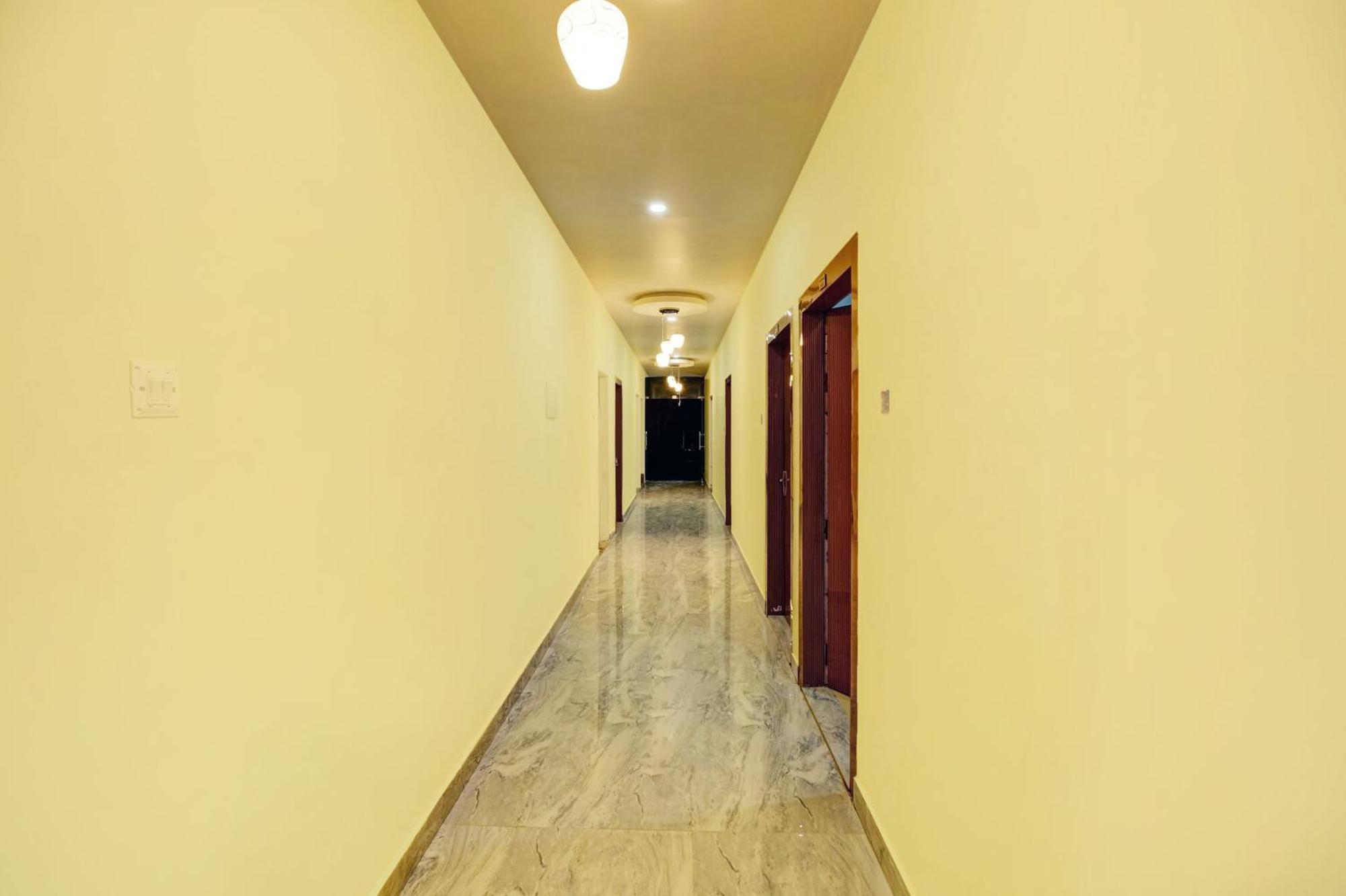 Super Hotel O Sai D-Lux グワーハーティー エクステリア 写真