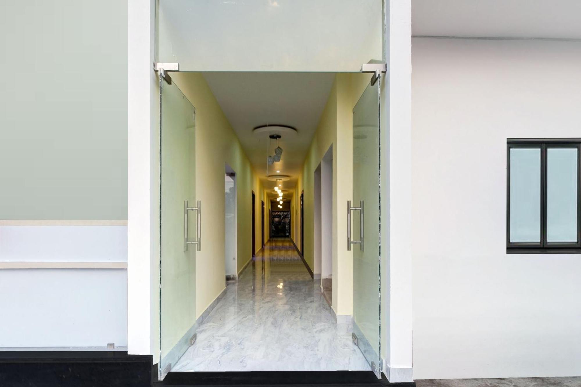 Super Hotel O Sai D-Lux グワーハーティー エクステリア 写真